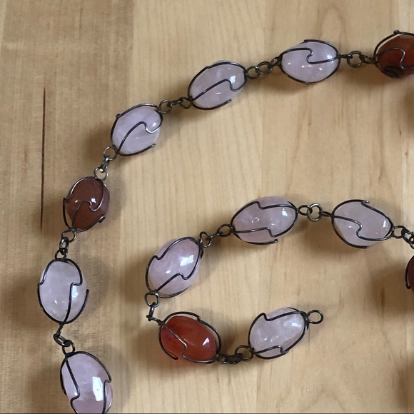 SOLD Vintage 21” Tumbled Oval Caged Rose Quartz & Carnelian Stone Metal Necklace - Picture 2 of 4
